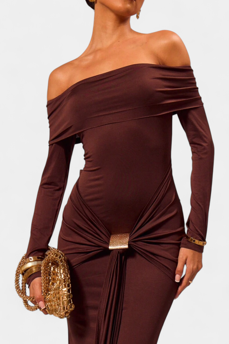 Kiah Vestido Maxi Off-Shoulder con Silueta de Sirena