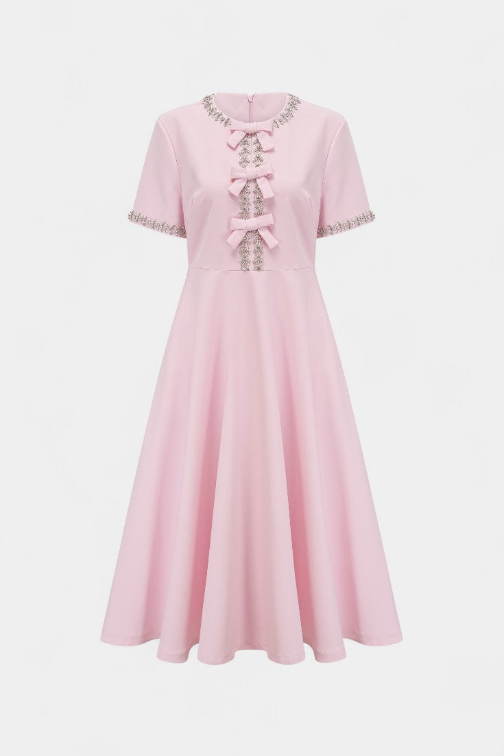 Linda Vestido Midi Acampanado con Lazo de Cristal y Detalles Elegantes