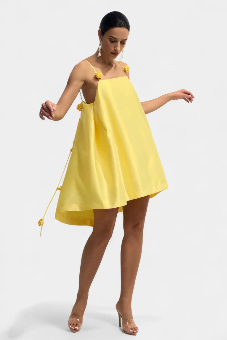 Hedda Vestido Mini Detalle Rosa con Tirantes Espagueti