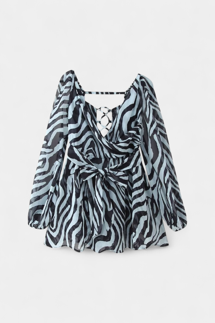 Skylar Vestido Mini con Escote en V y Mangas Ligeras