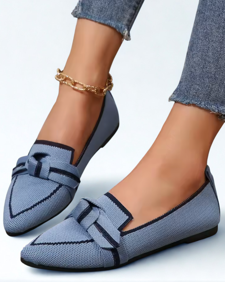 Fermina Loafers Elegantes con Punta Afilada y Diseño Bicolor