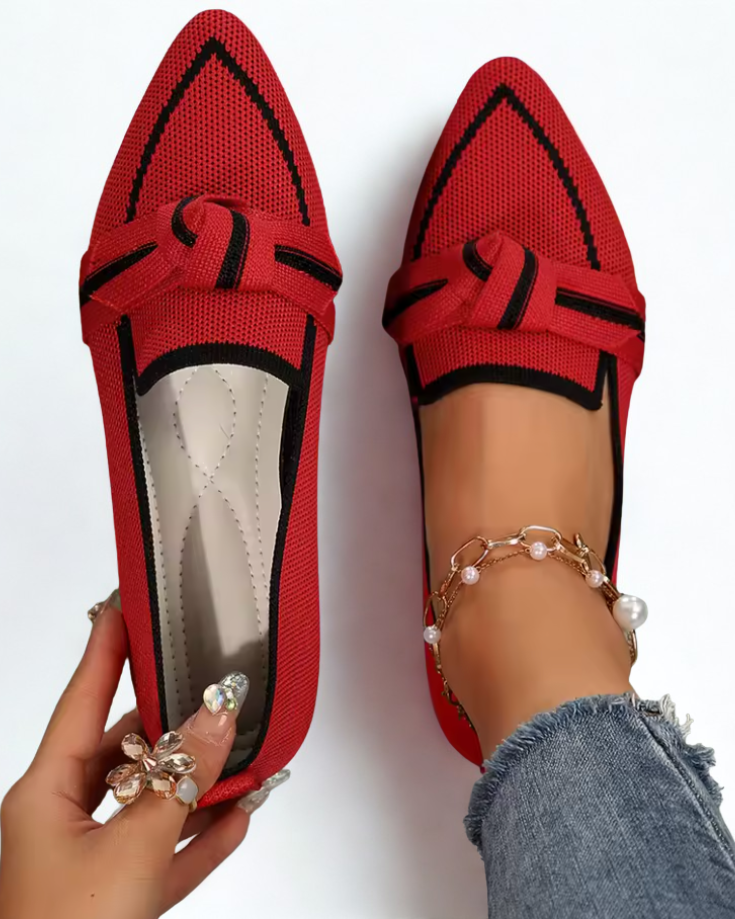 Fermina Loafers Elegantes con Punta Afilada y Diseño Bicolor