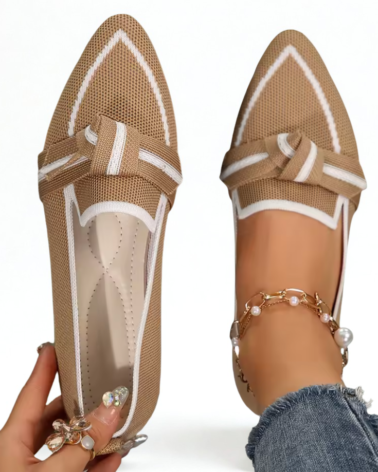Fermina Loafers Elegantes con Punta Afilada y Diseño Bicolor