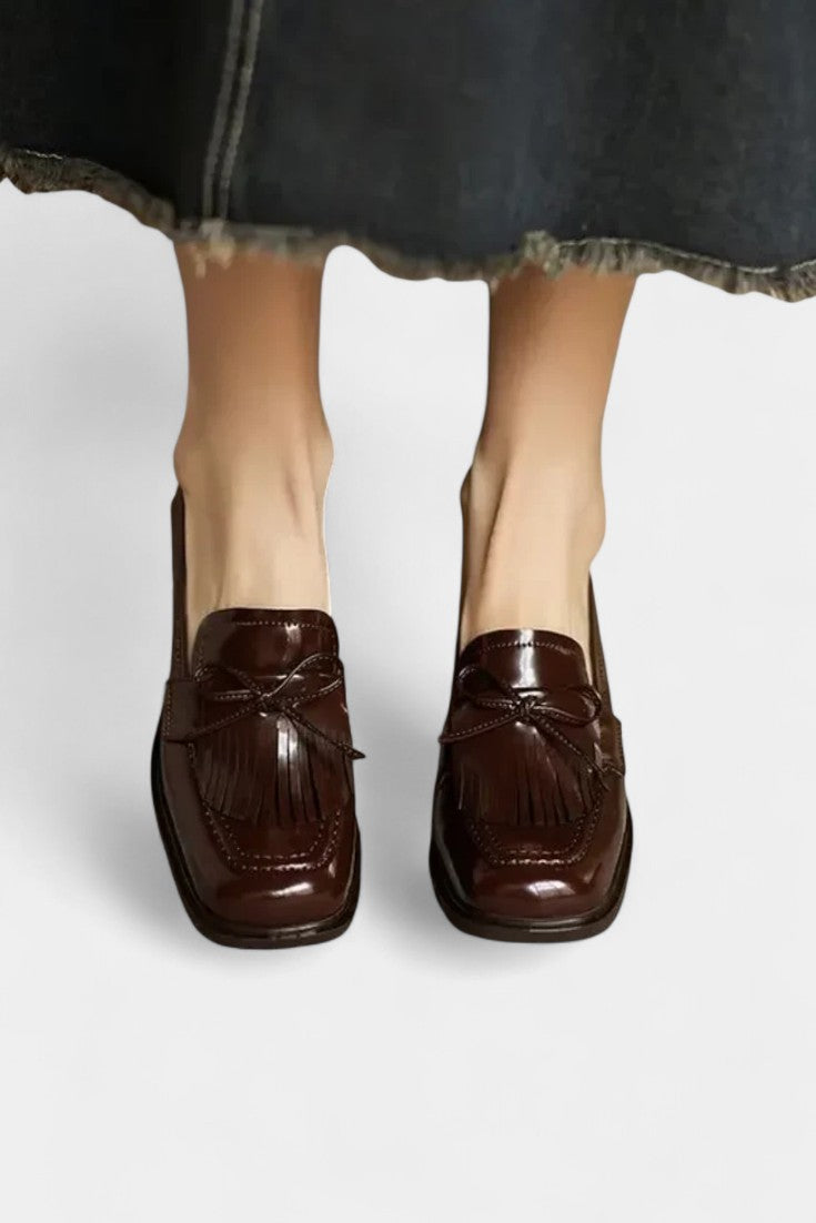 Dorothy Mary Janes con Tacón y Detalle de Borlas