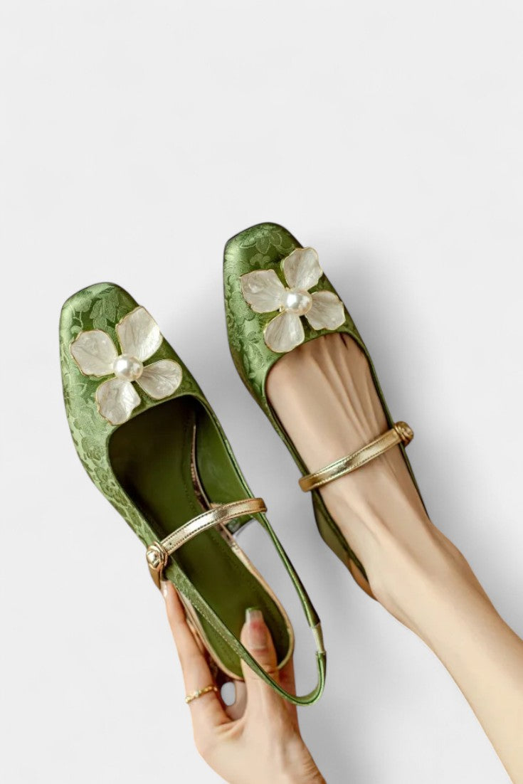 Eloise Elegantes Mary Janes con Detalle Floral