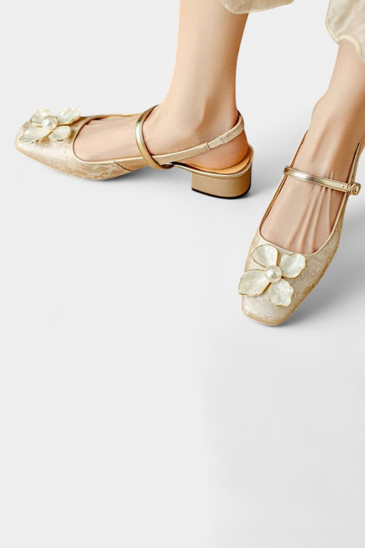 Eloise Elegantes Mary Janes con Detalle Floral