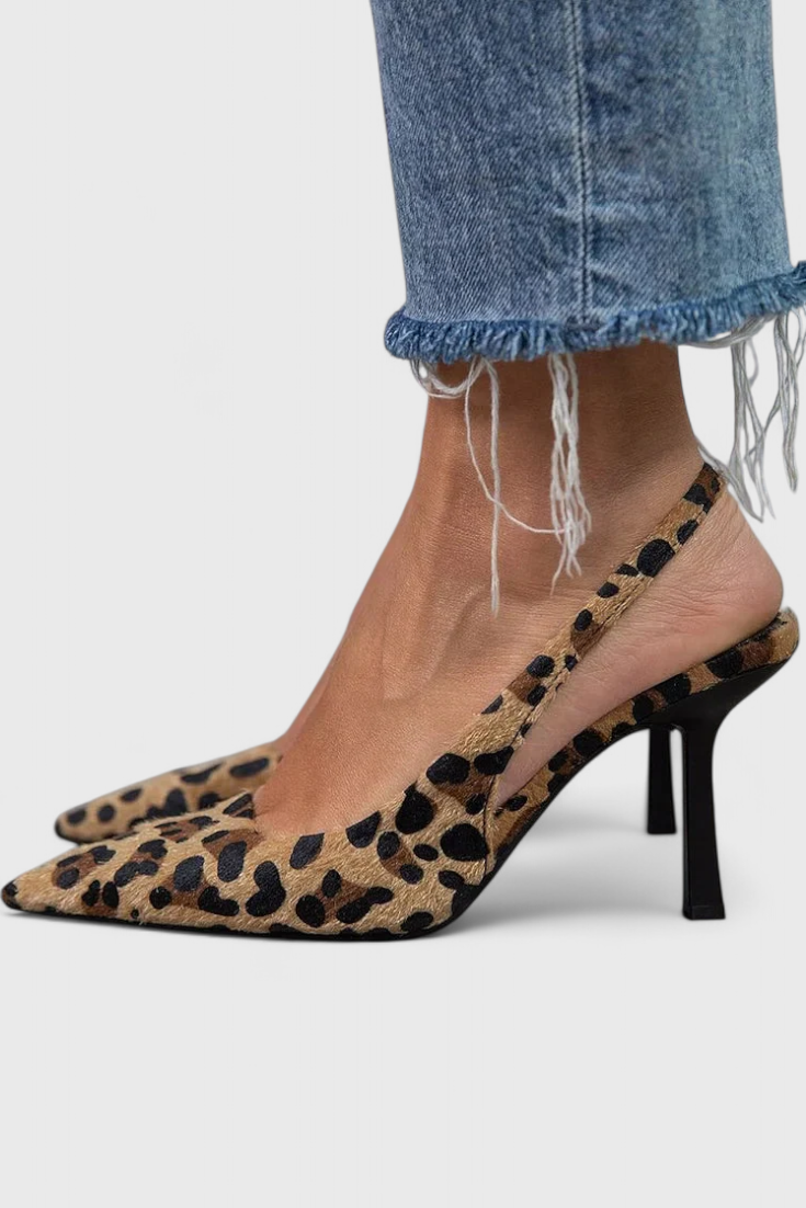 Sarahi Tacones Elegantes con Detalle de Garras y Diseño Animal Print