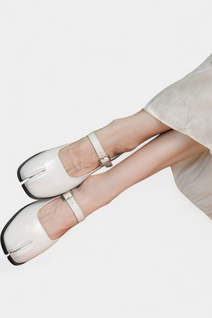 Martha Mary Janes de Cuero con Punta Dividida