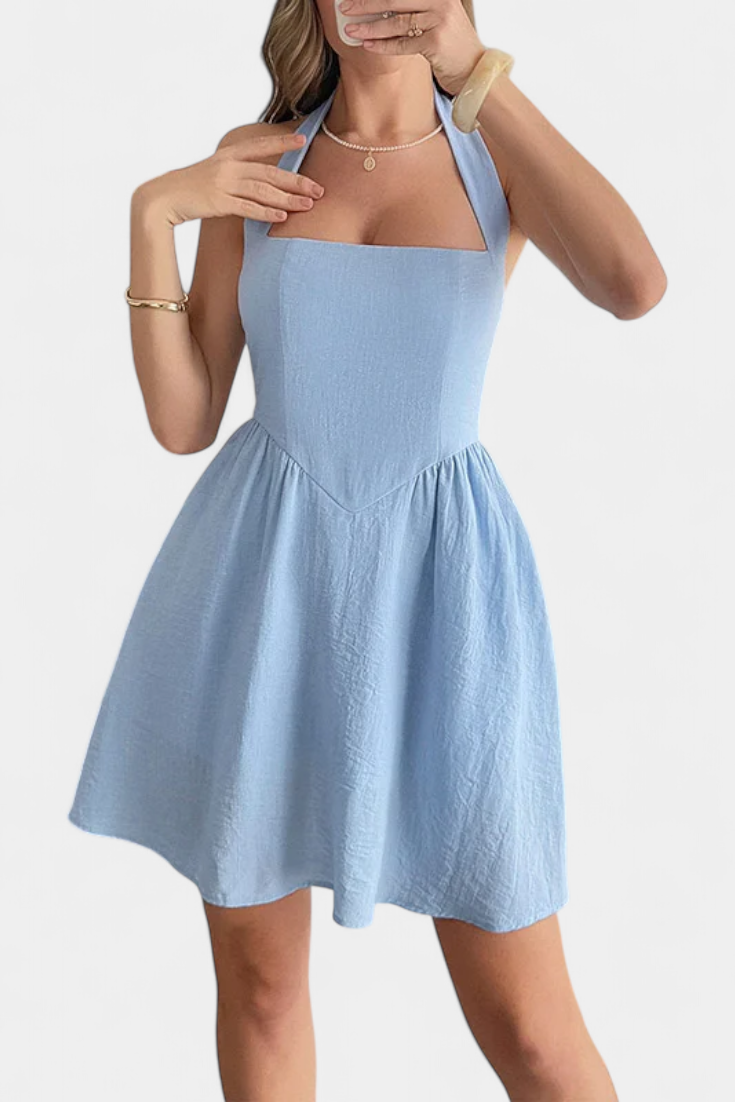 Kassandra Vestido Mini Halter con Espalda Abierta y Silueta Evasé