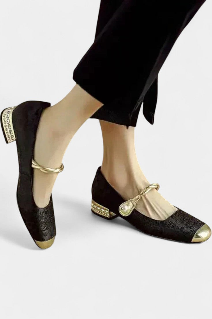 Mestelle Mary Janes de Charol con Detalles de Perlas