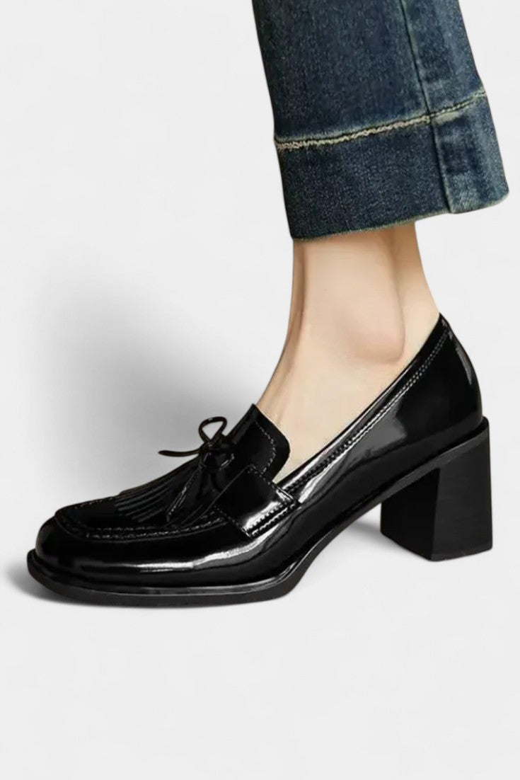 Dorothy Mary Janes con Tacón y Detalle de Borlas