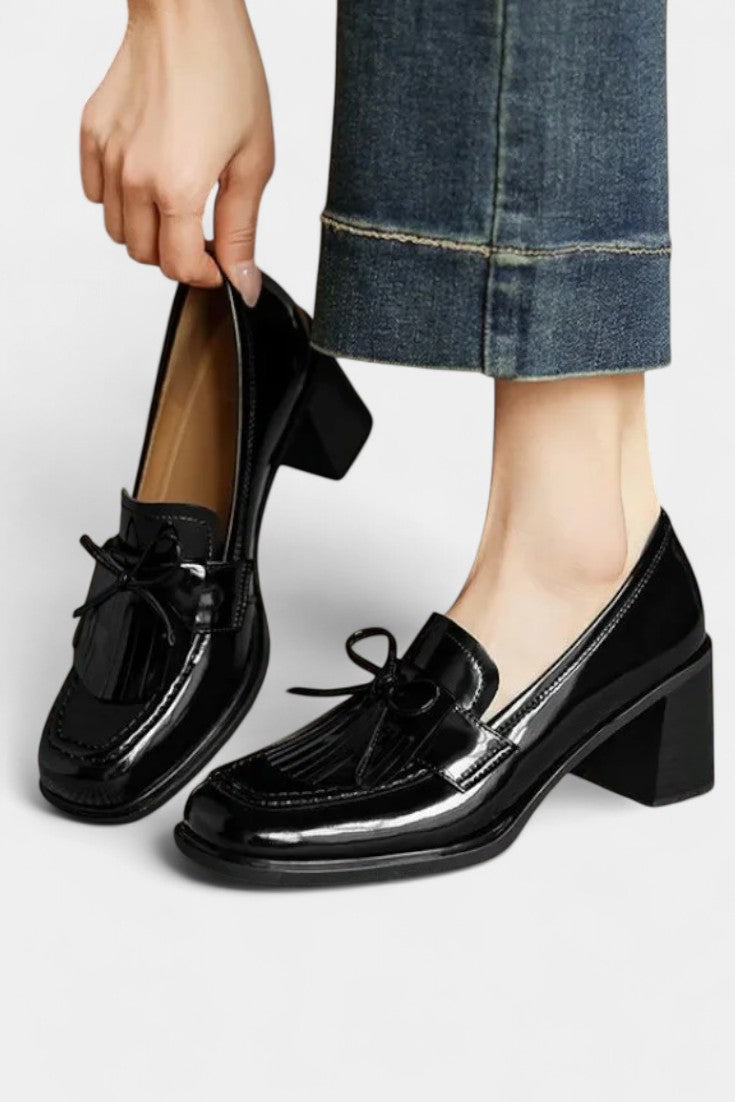 Dorothy Mary Janes con Tacón y Detalle de Borlas