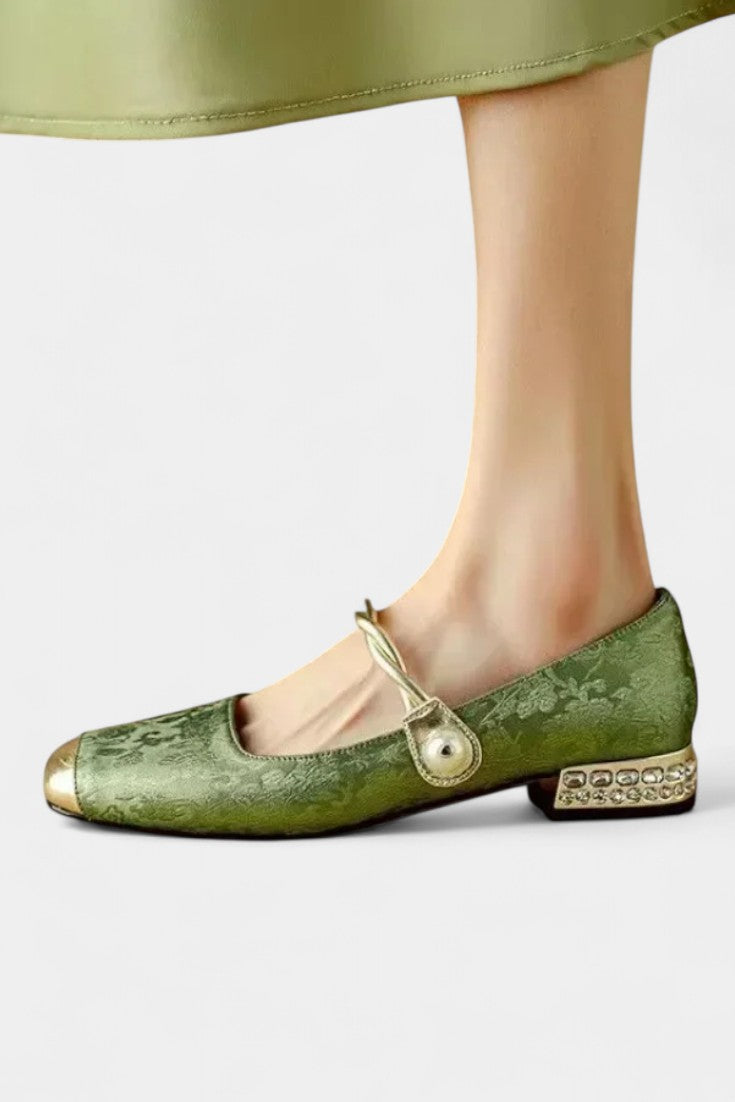 Mestelle Mary Janes de Charol con Detalles de Perlas