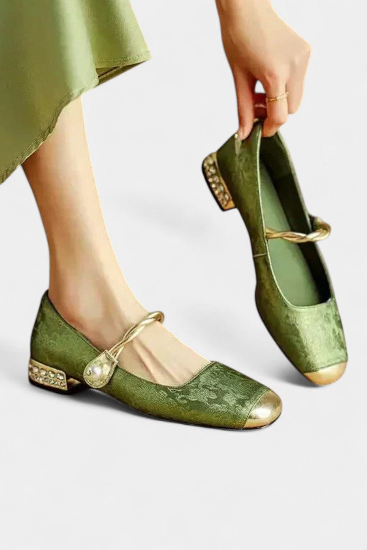 Mestelle Mary Janes de Charol con Detalles de Perlas