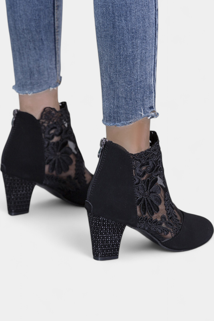 Alaine Tacones Blancos con Encaje Floral