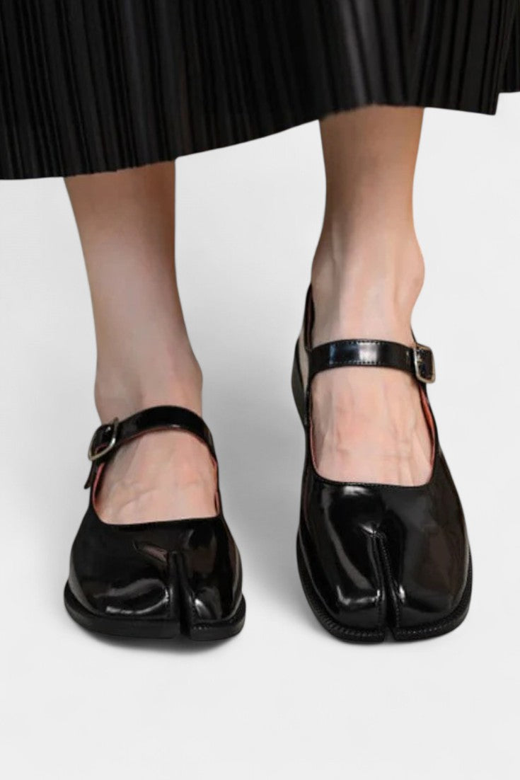 Martha Mary Janes de Cuero con Punta Dividida