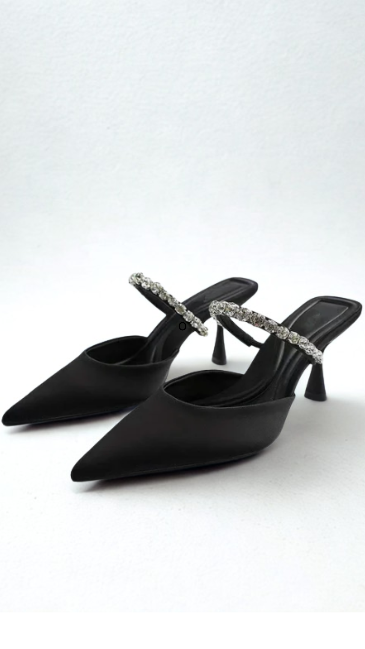 Sandalias de tacón alto con punta afilada adornadas con strass